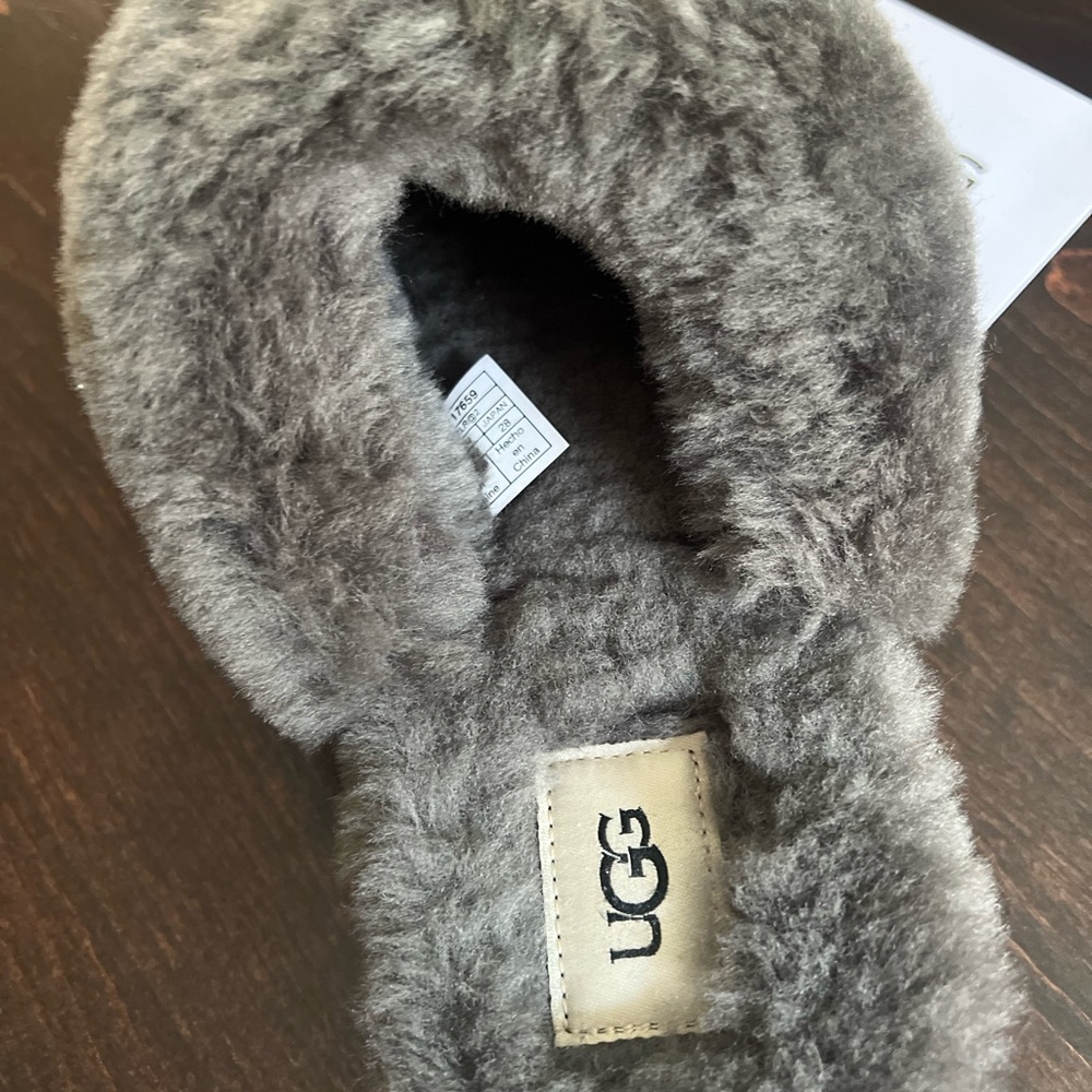 Beautiful and extremely confortable Original Uggs - Picture 2 of 11